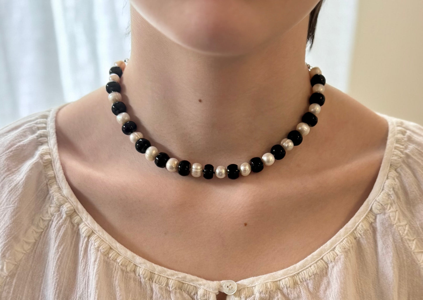 Ivory Noir Necklace