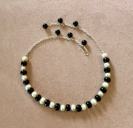 Ivory Noir Necklace